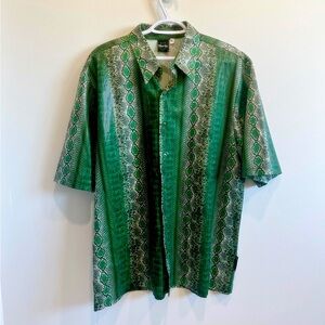 third rail button down t-shirt, size large